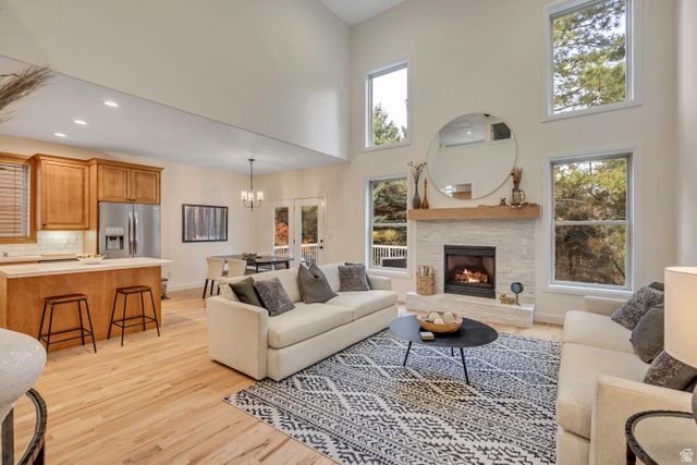 3261 E LANTERN HILL CT, Cottonwood Heights, UT 84093