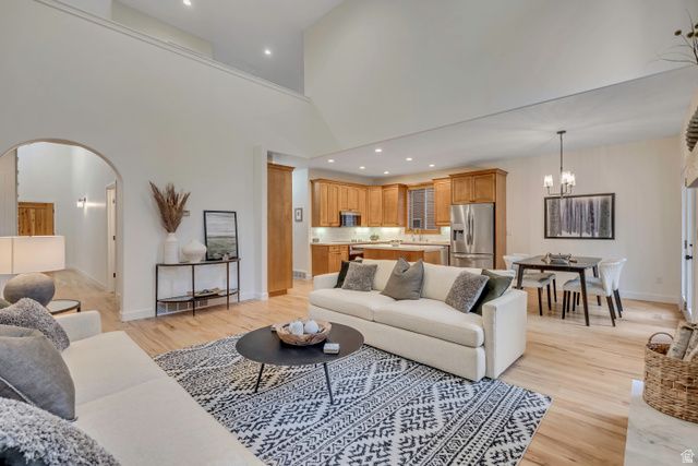 3261 E LANTERN HILL CT, Cottonwood Heights, UT 84093