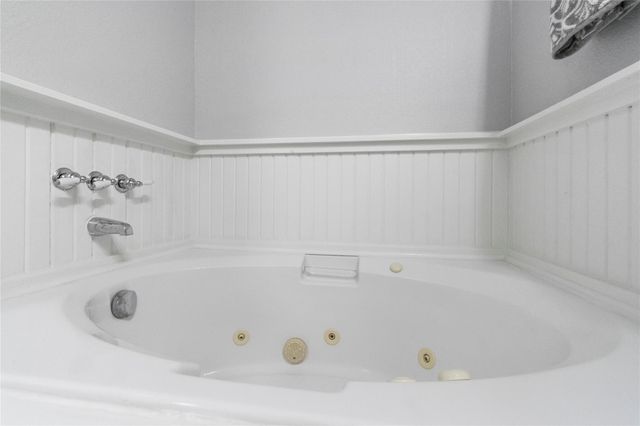 210 Teeoff B, Horseshoe Bay, TX 78657