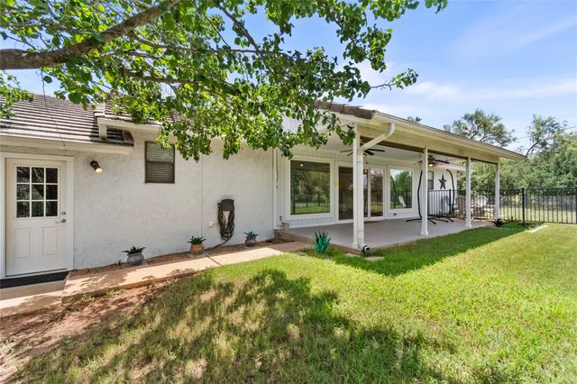 210 Teeoff B, Horseshoe Bay, TX 78657