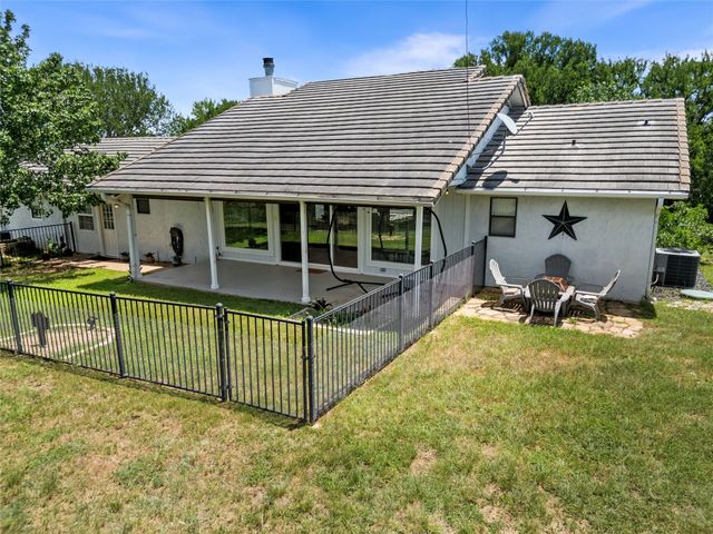210 Teeoff B, Horseshoe Bay, TX 78657