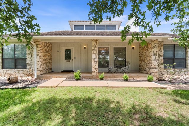 210 Teeoff B, Horseshoe Bay, TX 78657