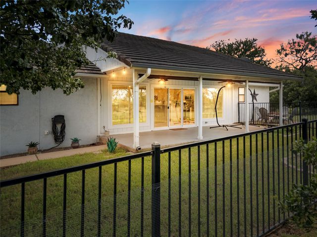 210 Teeoff B, Horseshoe Bay, TX 78657