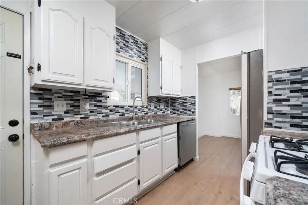 Image 12 of property listing at 1661 Puente 15, Baldwin Park, CA 91706