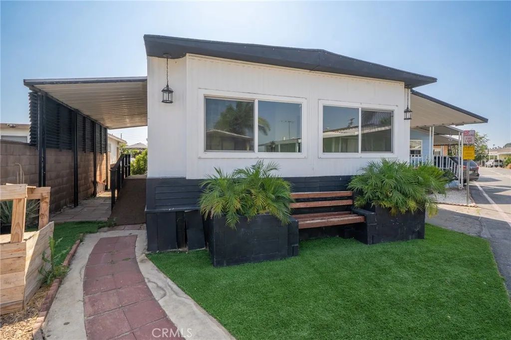 Image 3 of property listing at 1661 Puente 15, Baldwin Park, CA 91706