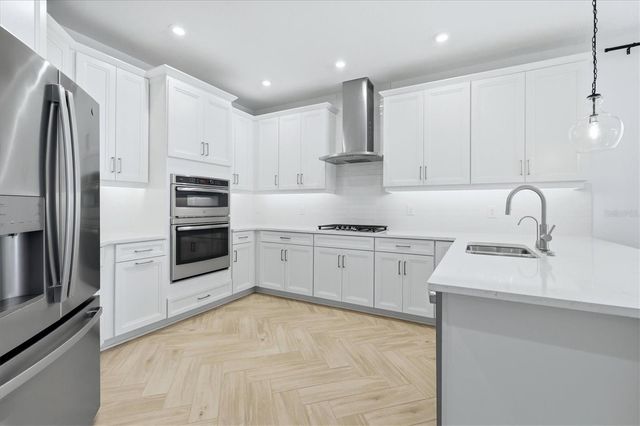 8212 SHOOTING STAR RD, Sarasota, FL 34241