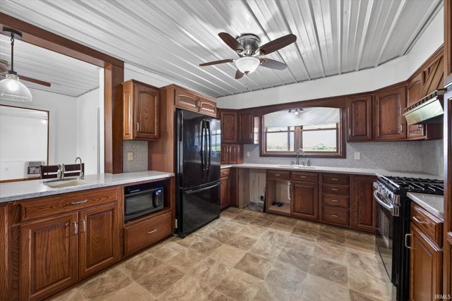 3192 W 100 S Road, Bloomfield, IN 47424