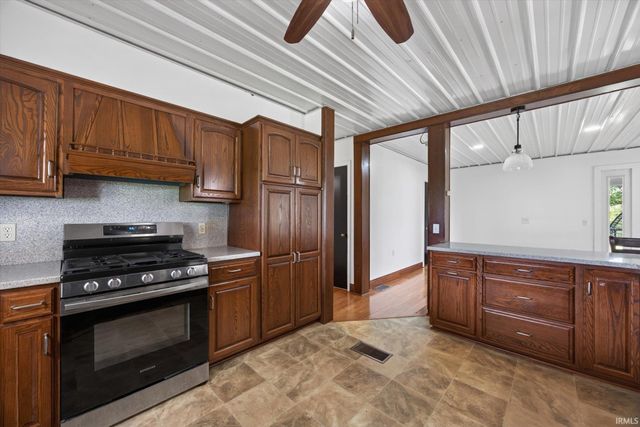 3192 W 100 S Road, Bloomfield, IN 47424