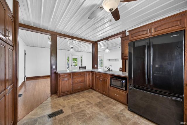 3192 W 100 S Road, Bloomfield, IN 47424