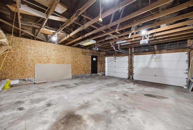 3192 W 100 S Road, Bloomfield, IN 47424