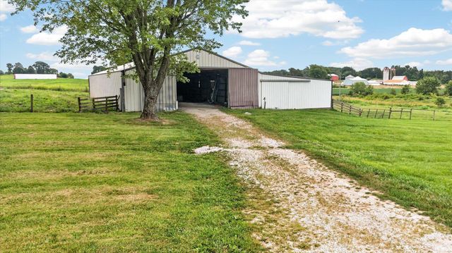 3192 W 100 S Road, Bloomfield, IN 47424