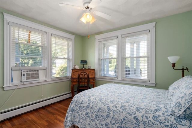25 Hollywood Avenue, Warwick, RI 02888