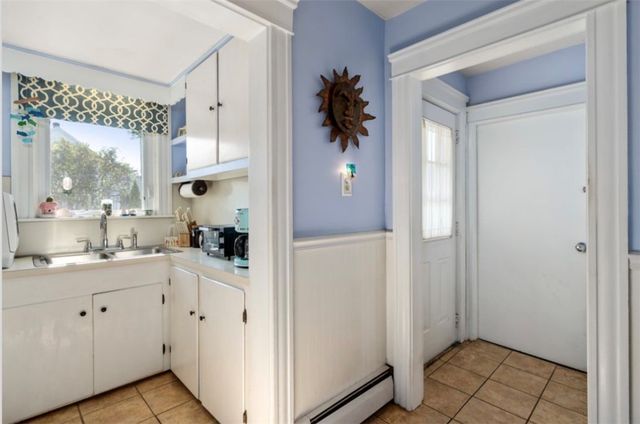 25 Hollywood Avenue, Warwick, RI 02888