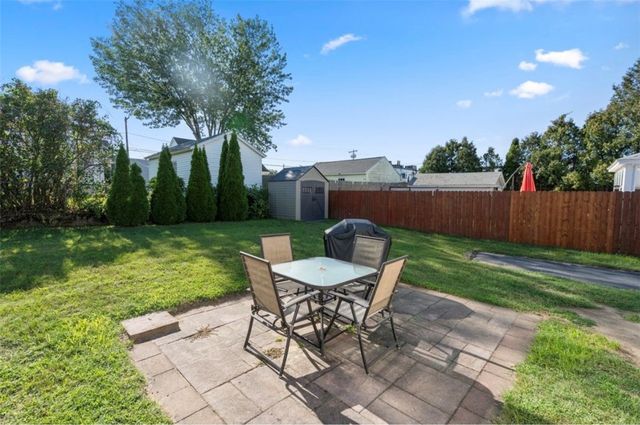 25 Hollywood Avenue, Warwick, RI 02888