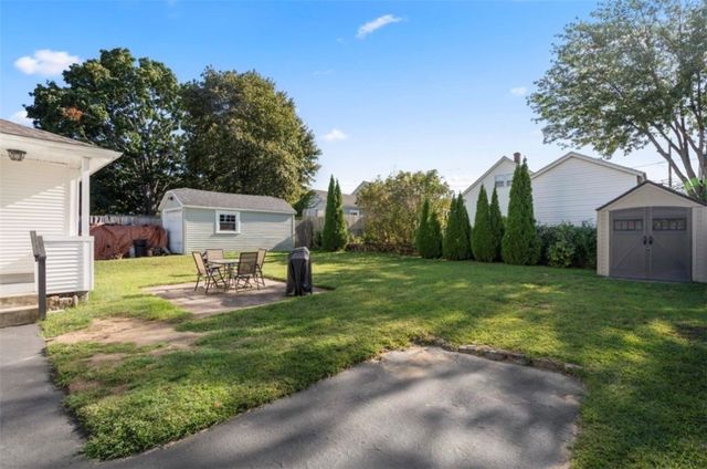 25 Hollywood Avenue, Warwick, RI 02888