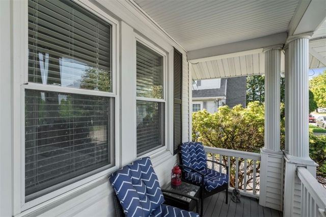 25 Hollywood Avenue, Warwick, RI 02888