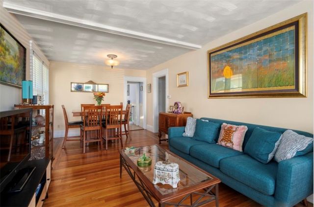 25 Hollywood Avenue, Warwick, RI 02888