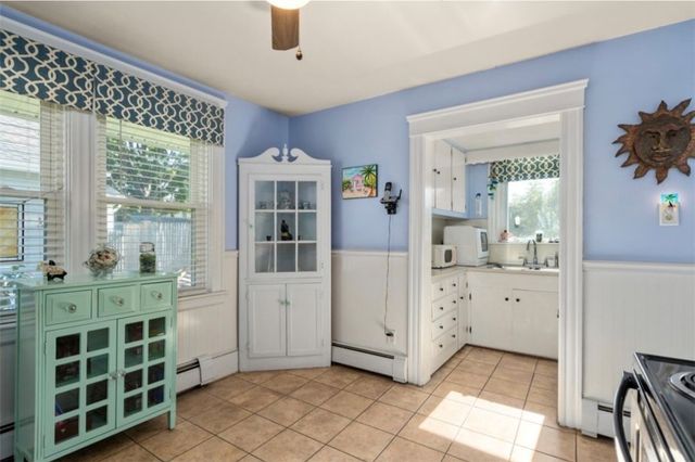 25 Hollywood Avenue, Warwick, RI 02888