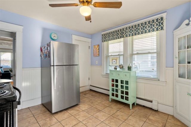 25 Hollywood Avenue, Warwick, RI 02888