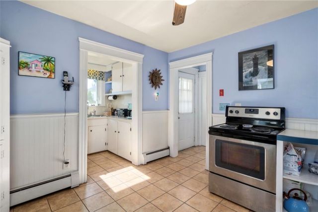 25 Hollywood Avenue, Warwick, RI 02888