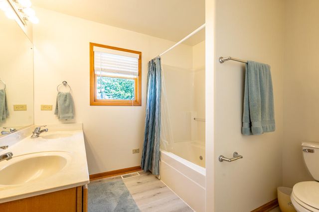3002 Prentiss Drive, Valparaiso, IN 46385