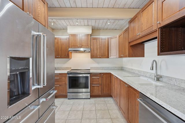 6217 E AVALON Drive, Scottsdale, AZ 85251