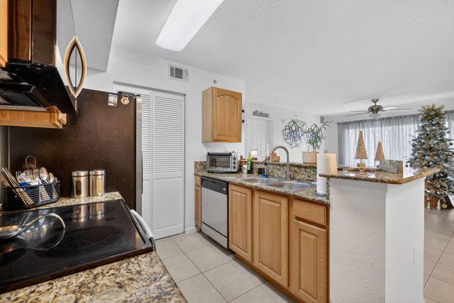 221 SW Palm Drive 104, Port St Lucie, FL 34986