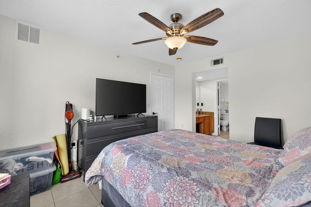 221 SW Palm Drive 104, Port St Lucie, FL 34986