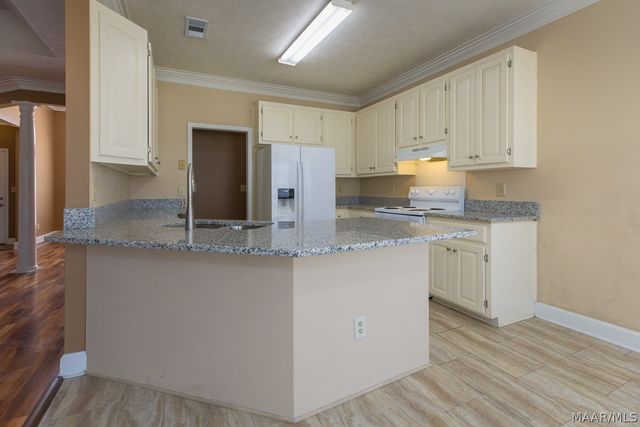 7323 OLD BARN Road, Montgomery, AL 36117