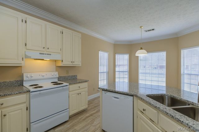 7323 OLD BARN Road, Montgomery, AL 36117