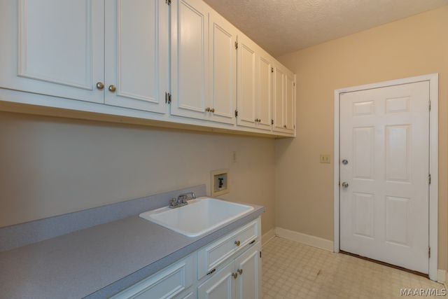 7323 OLD BARN Road, Montgomery, AL 36117