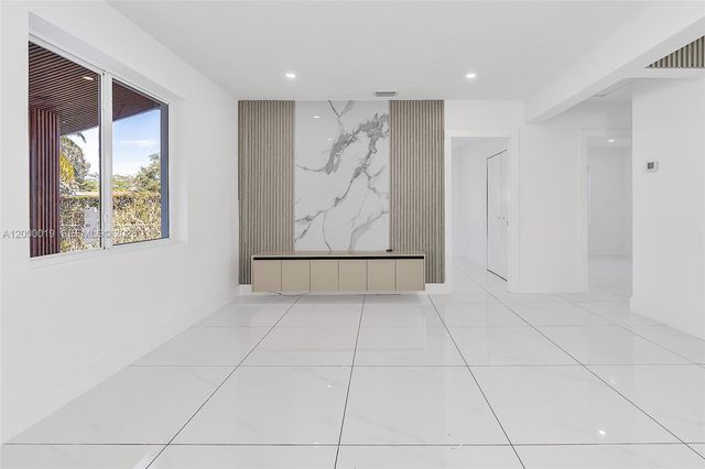 6540 SW 25th St, Miami, FL 33155