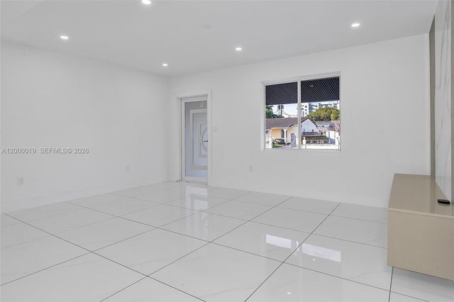 6540 SW 25th St, Miami, FL 33155