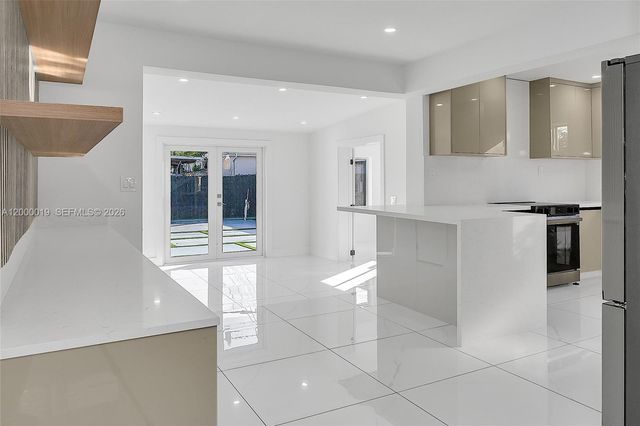 6540 SW 25th St, Miami, FL 33155