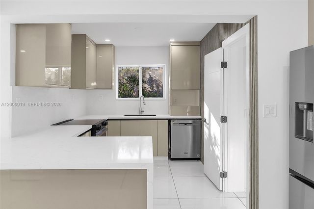 6540 SW 25th St, Miami, FL 33155