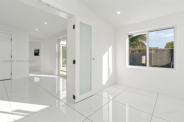 6540 SW 25th St, Miami, FL 33155