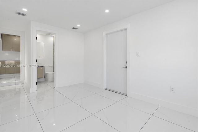 6540 SW 25th St, Miami, FL 33155