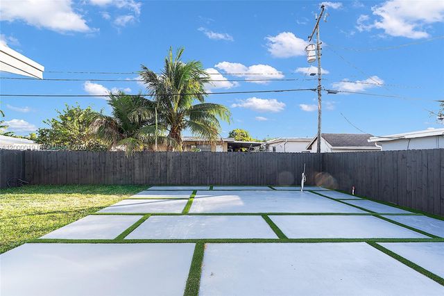 6540 SW 25th St, Miami, FL 33155
