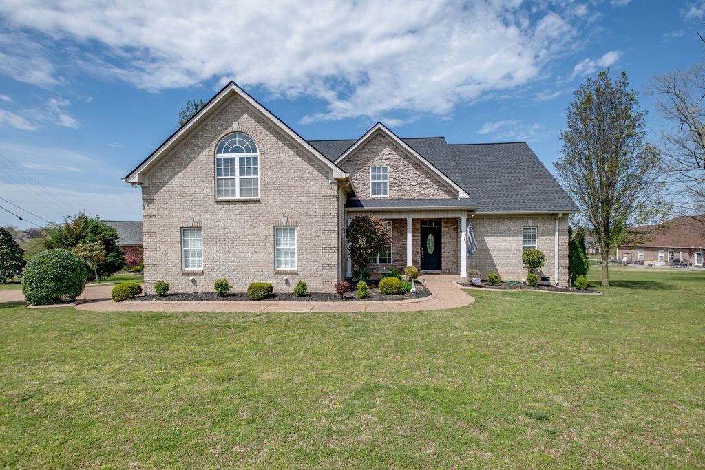800 Harrisburg Ln, Mount Juliet, TN 37122