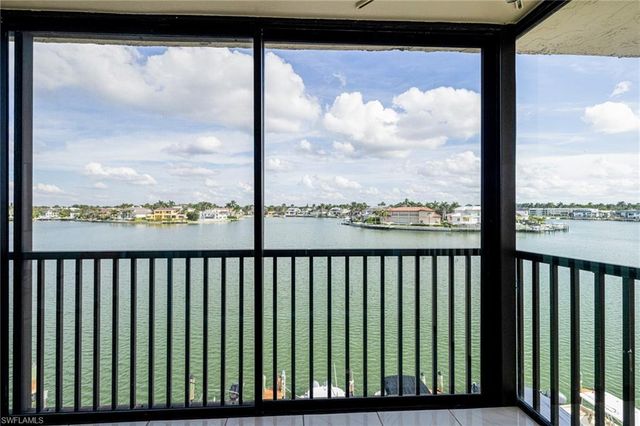 3200 Gulf Shore BLVD N # 401, Naples, FL 34103