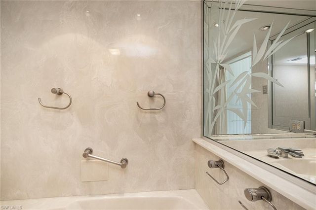 3200 Gulf Shore BLVD N # 401, Naples, FL 34103