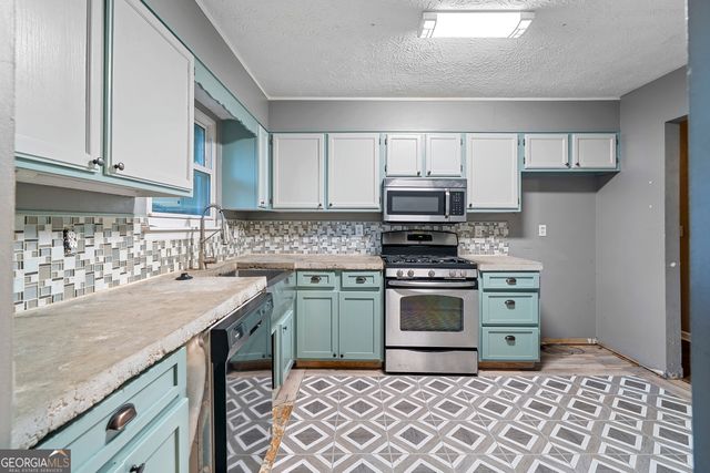 571 Tate Creek Court NW, Acworth, GA 30102