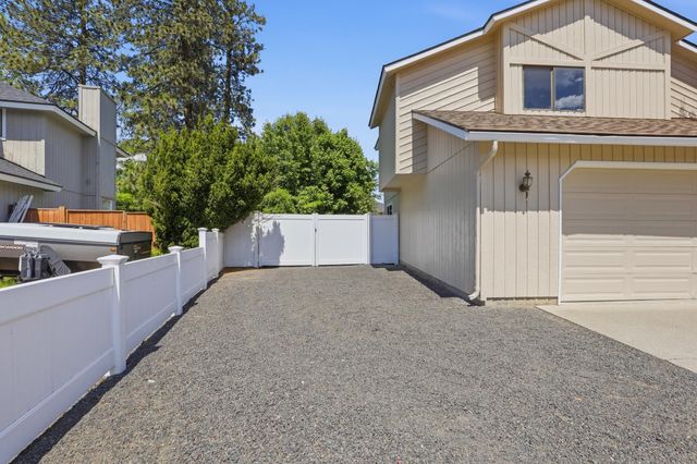 5304 W RUSSETT Dr, Spokane, WA 99208