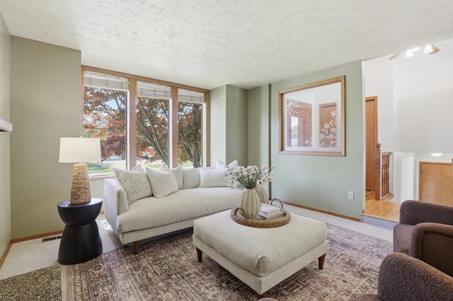 5304 W RUSSETT Dr, Spokane, WA 99208