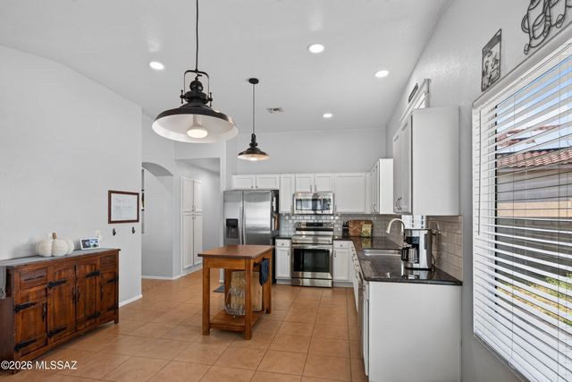 1380 W Crosswinds Place, Oro Valley, AZ 85737