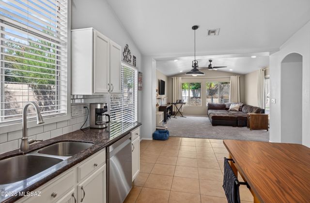1380 W Crosswinds Place, Oro Valley, AZ 85737