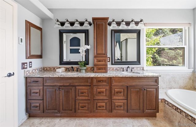 4426 S Andes Way, Aurora, CO 80015