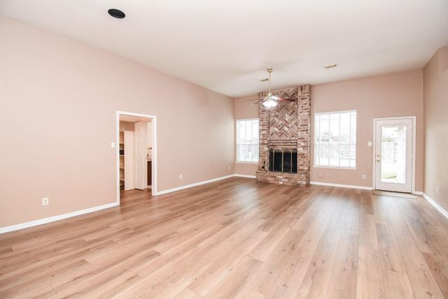 2931 Double Lake Drive, Missouri City, TX 77459