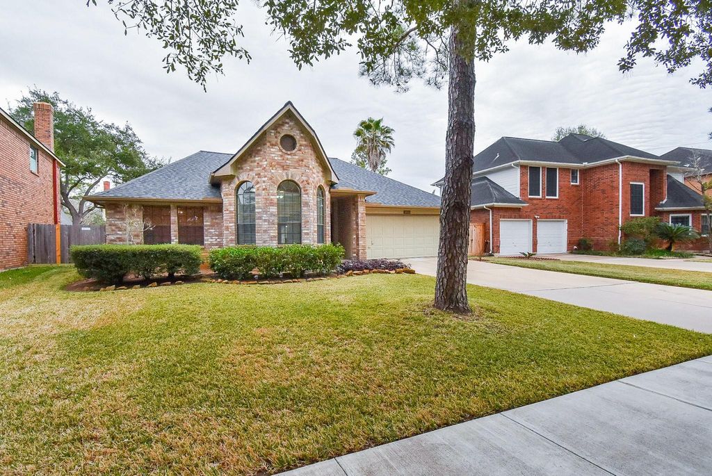 2931 Double Lake Drive, Missouri City, TX 77459