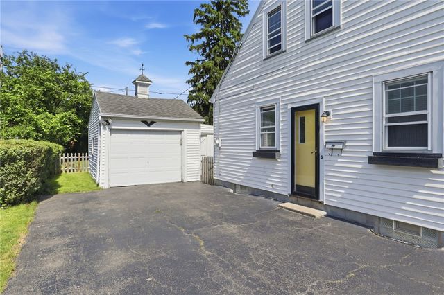 499 Shelford Road, Irondequoit, NY 14609